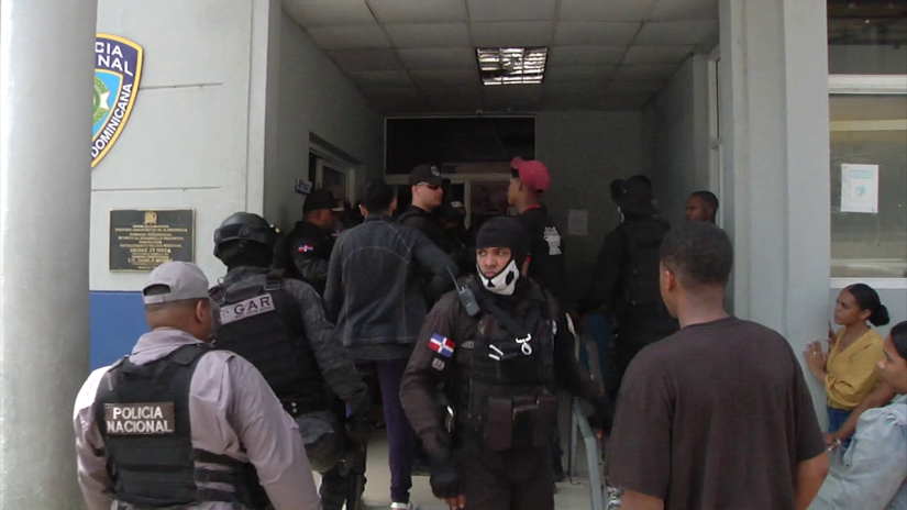 Policía Nacional lleva a cabo amplio operativo en el Cibao Central